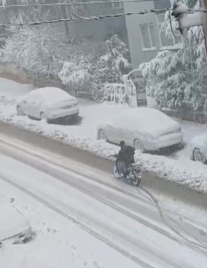 Kahramanmaraş'ta Kar Yağışı Ulaşımı Felç Etti (1)