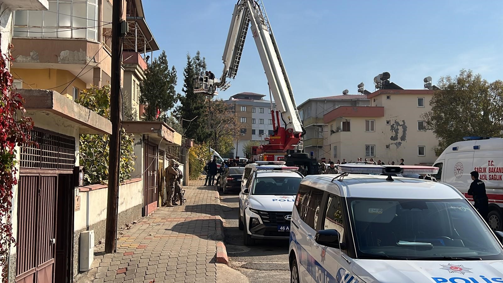 Kahramanmaraş’ta Rehin Alınan Aileyi Özel Harekat Polisi Kurtardı (5)