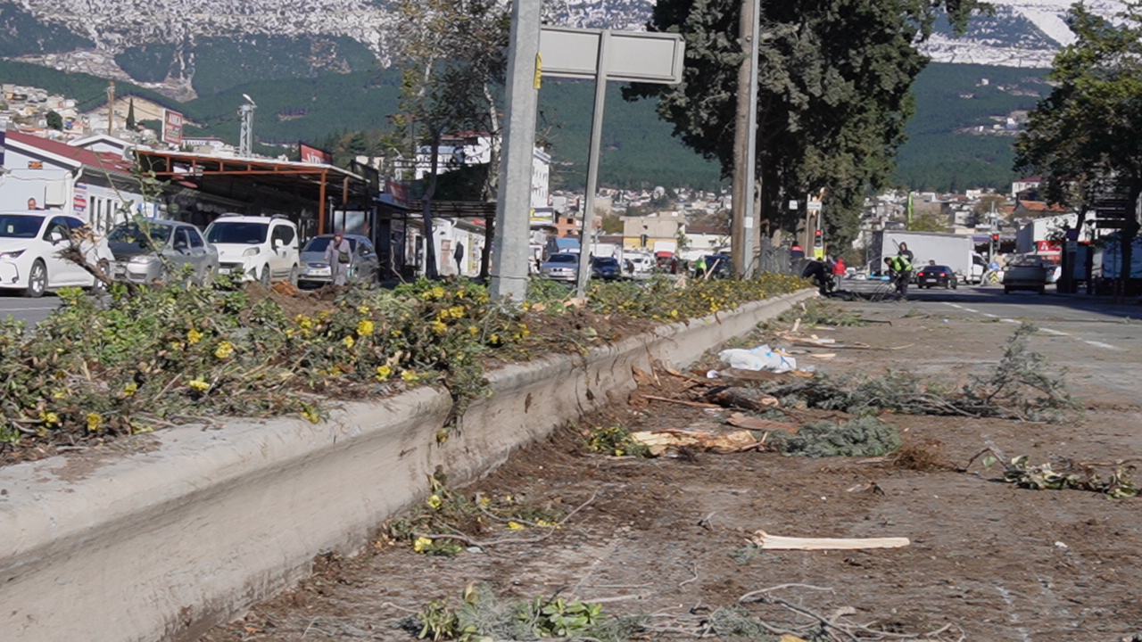 Kahramanmaraş’ta Şiddetli Rüzgar Can Ve Mal Kaybına Yol Açtı (2)