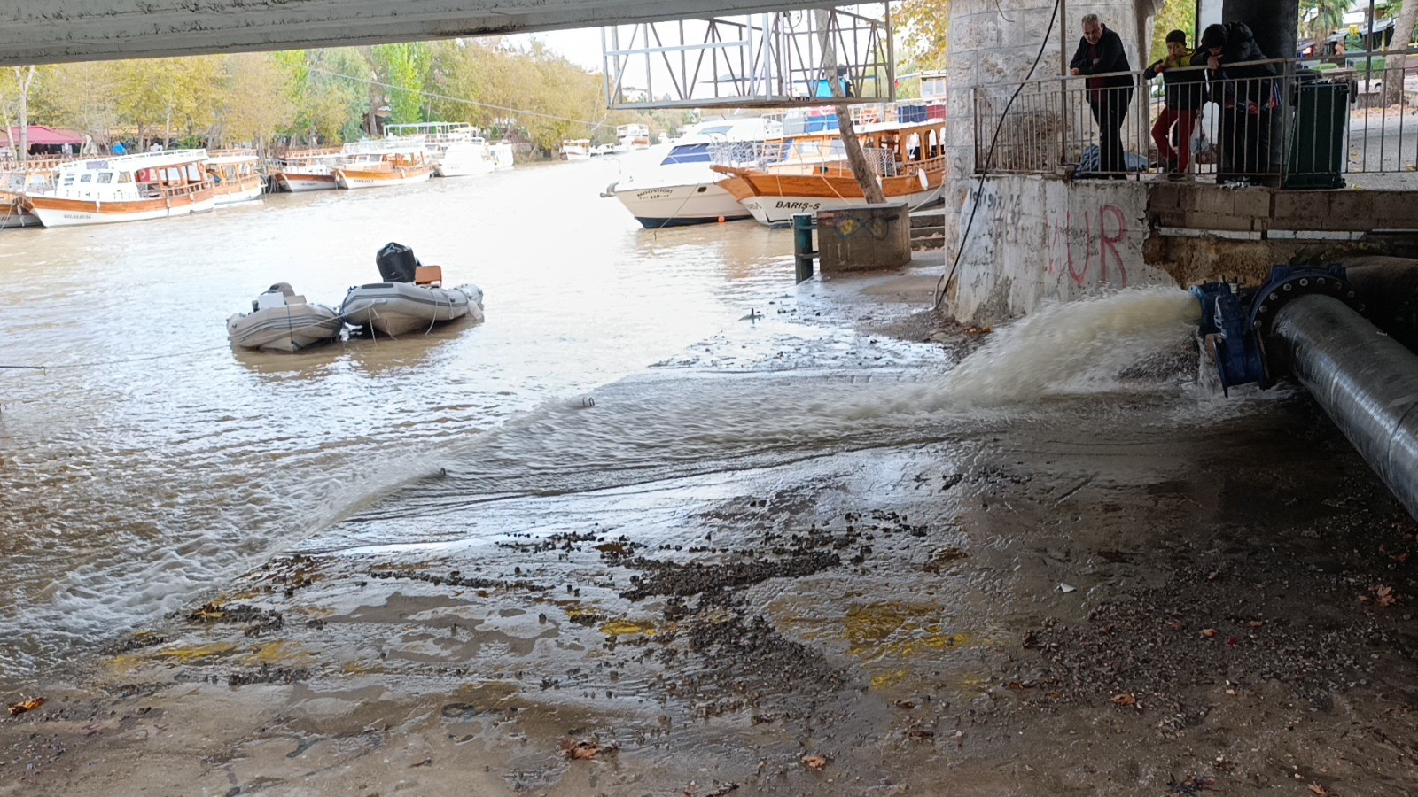 Sağanak Yağışlar Sonrası Su Deposu Tahliye Edildi (4)