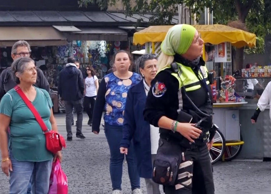 Yangına Müdahale Eden Kadın Polisi Ödüllendirildi (3)