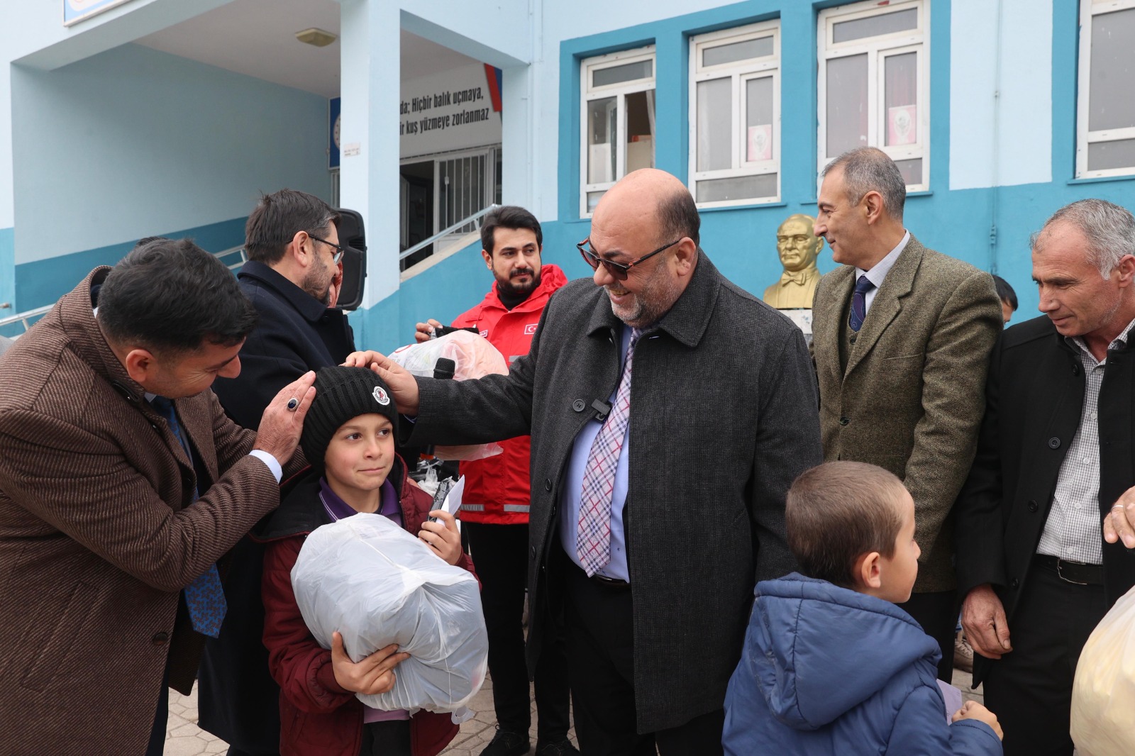 Dulkadiroğlu Belediyesi Ve Kızılay’dan İhtiyaç Sahibi Öğrencilere Destek (5)