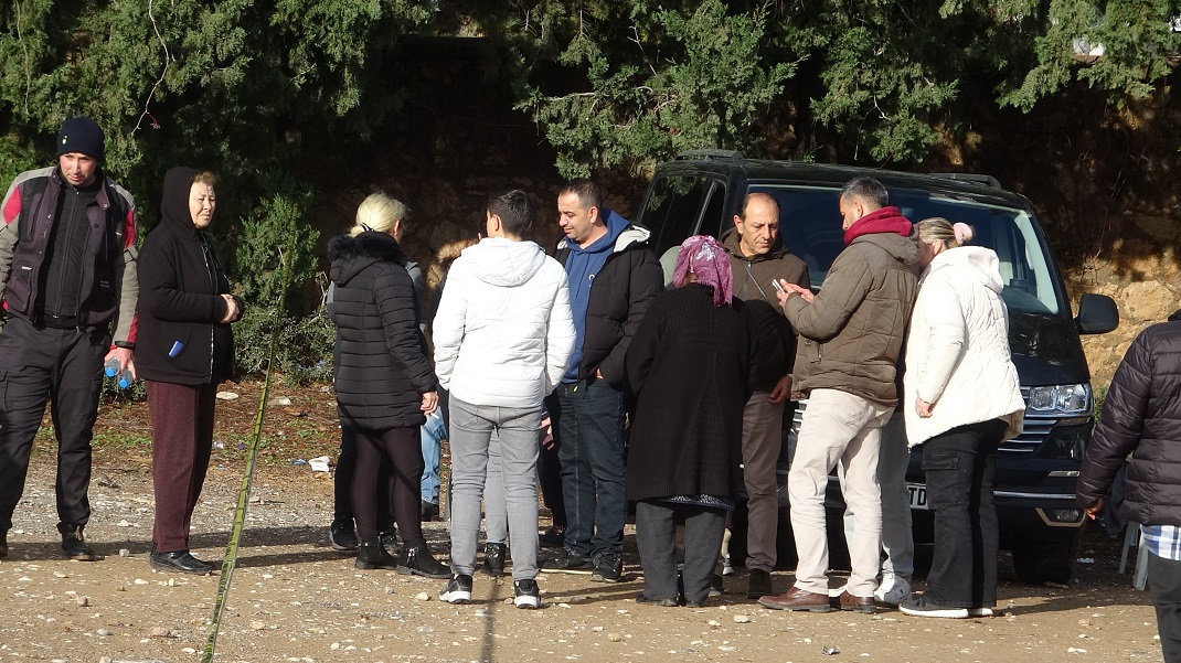 Falezlerden Denize Düşen Araç Bulundu, Sürücü Hala Kayıp (6)