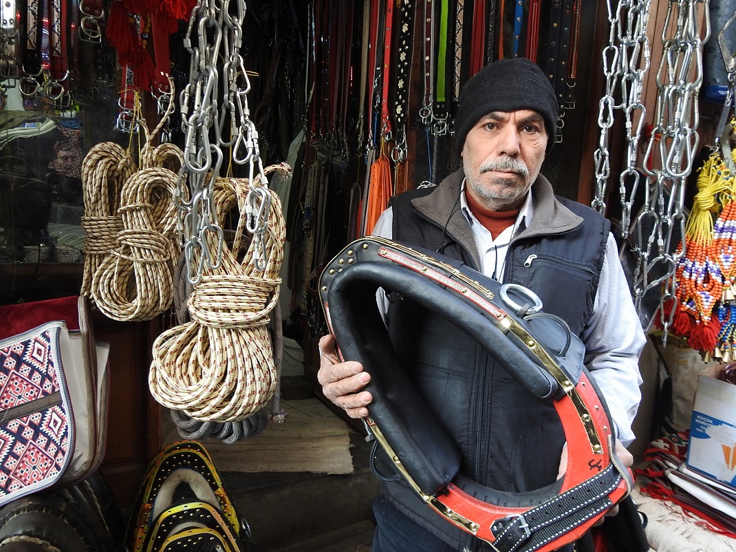 Göz Rahatsızlığı Nedeniyle Saraççılığa Yöneldi Ekrem Yılmaz’ın Hikayesi (1)