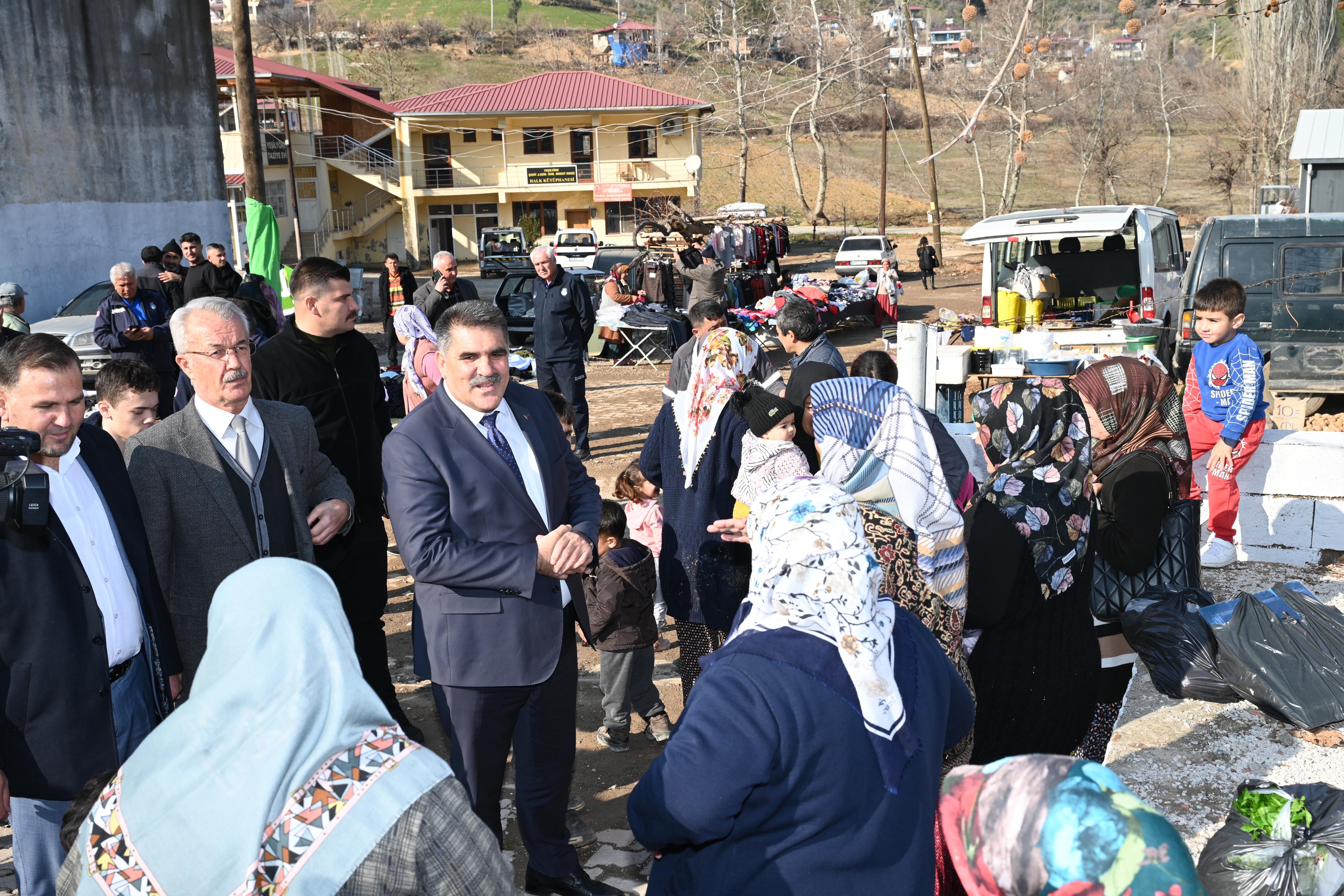 Başkan Mehmet Karaca Yeşilyöre’ye Semt Pazarı Kazandırdı (1)