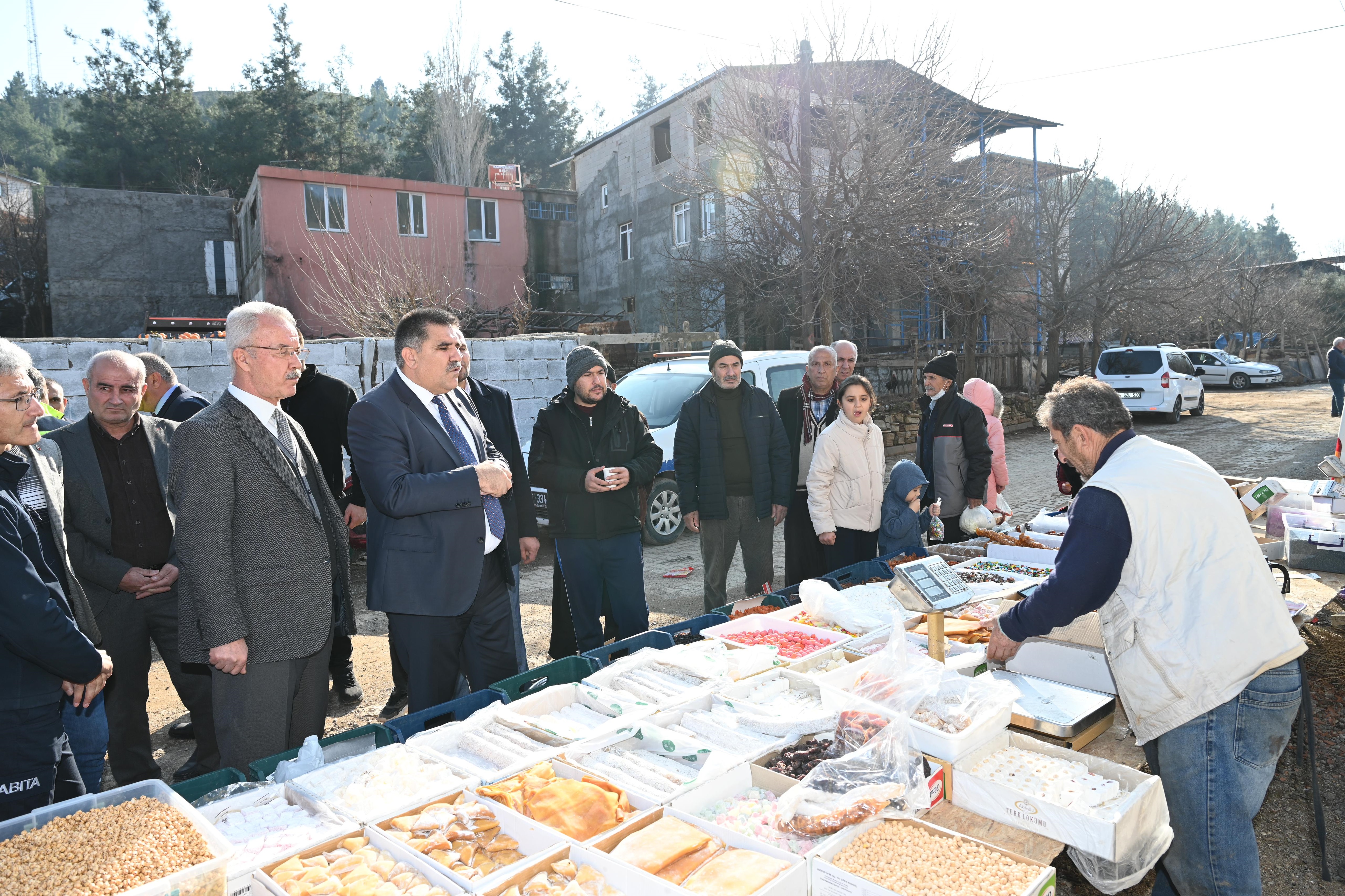 Başkan Mehmet Karaca Yeşilyöre’ye Semt Pazarı Kazandırdı (12)