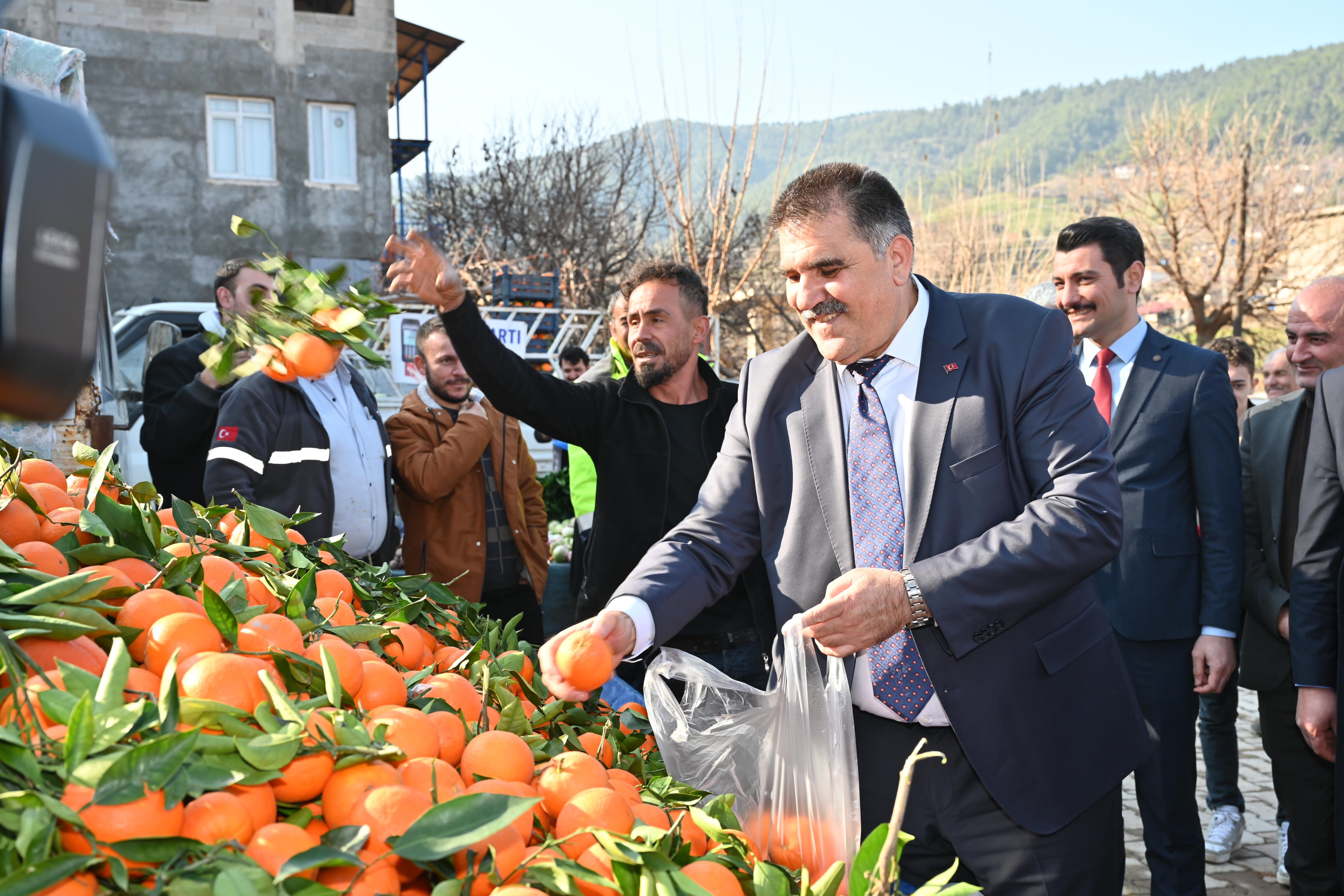 Başkan Mehmet Karaca Yeşilyöre’ye Semt Pazarı Kazandırdı (2)