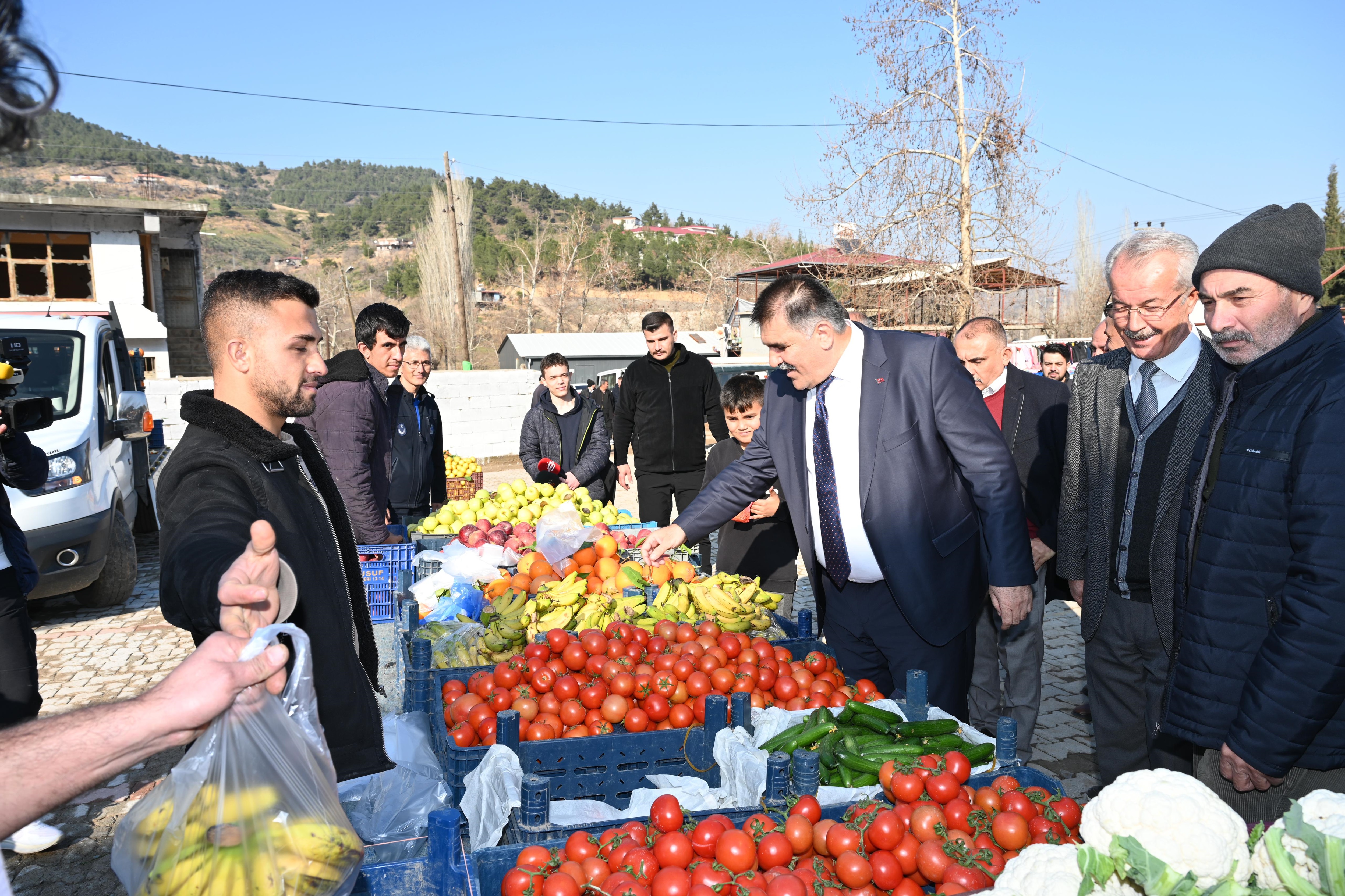 Başkan Mehmet Karaca Yeşilyöre’ye Semt Pazarı Kazandırdı (5)