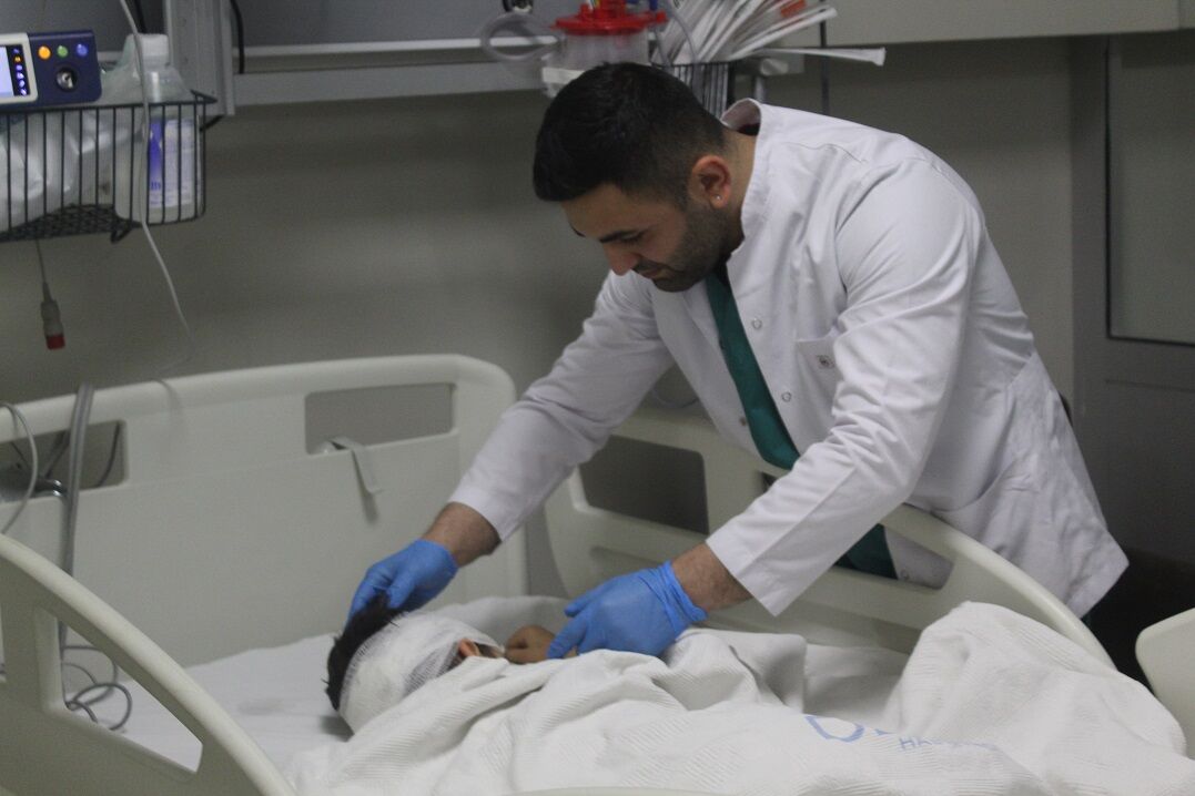 4,5 Yaşındaki Çocuğa Sokak Köpekleri Saldırdı (2)