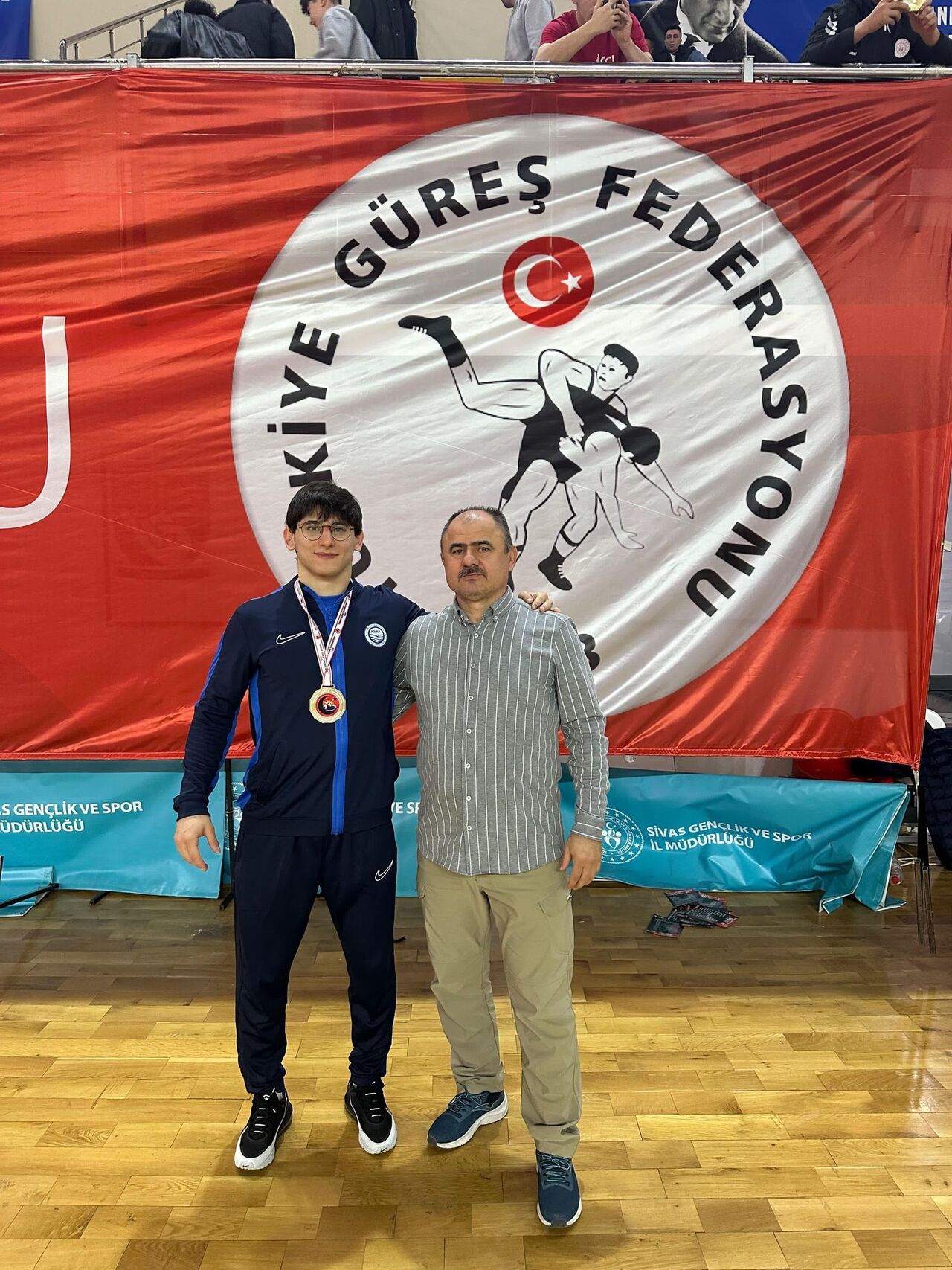 Kahramanmaraşlı Güreşçi Türkiye Şampiyonu Oldu! (4)