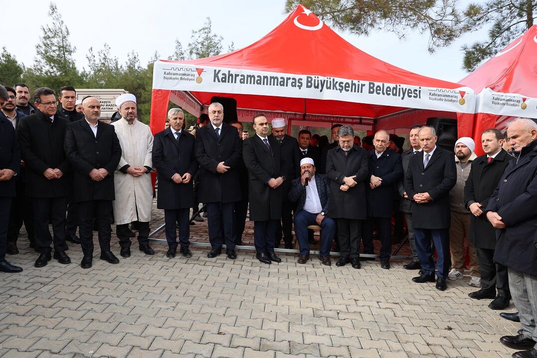 Kahramanmaraş’ta Duygu Dolu Anlar Bakanlardan Anma Ziyareti (2)