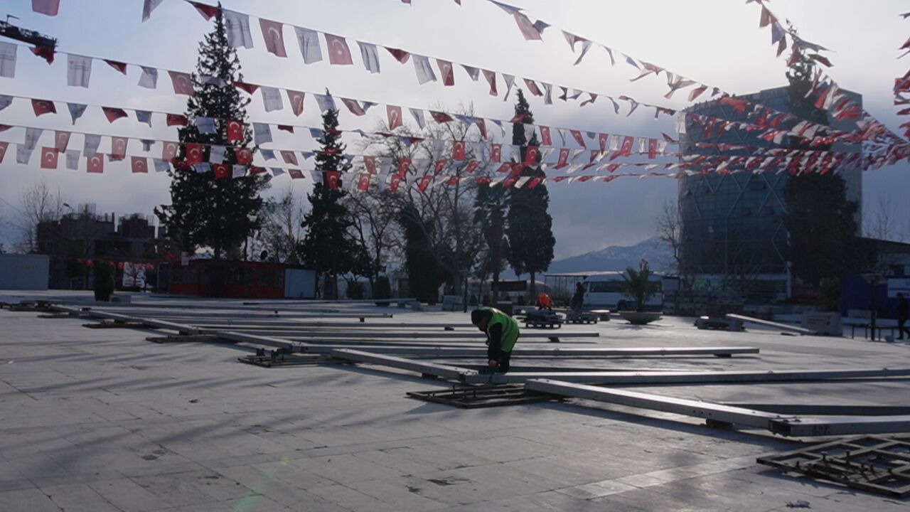 Kahramanmaraş'ta Ramazan Ayına Yönelik Hazırlıklar Başladı . Her Yıl Olduğu Gibi, Bu Yıl Da Milli Irade Meydanında Iftar Çadırı Kuruluyor (4)