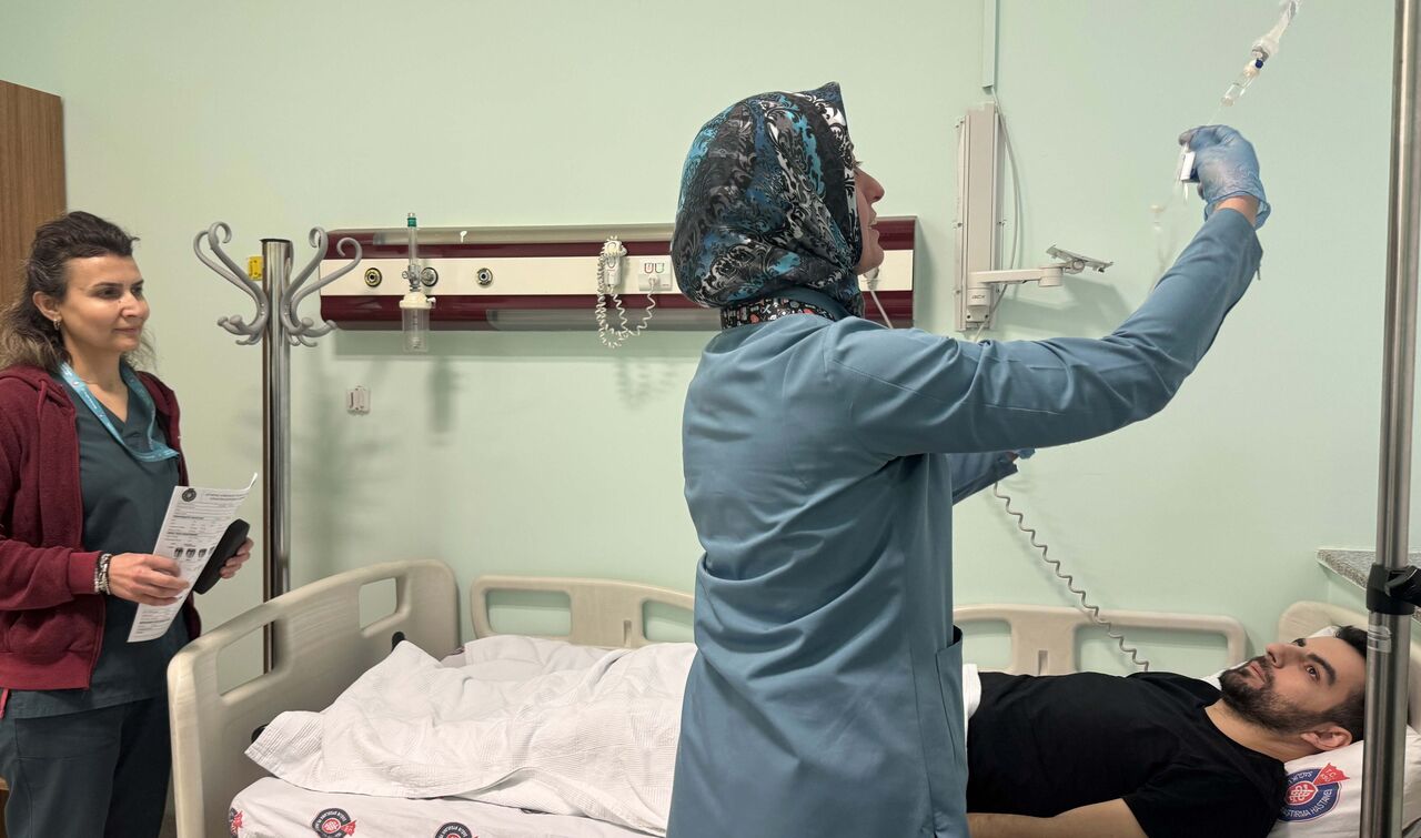 Kahramanmaraş’ta Sağlık Mucizesi 5 Santimetrelik Tümör Hibrit Cerrahiyle Çıkarıldı! (1)