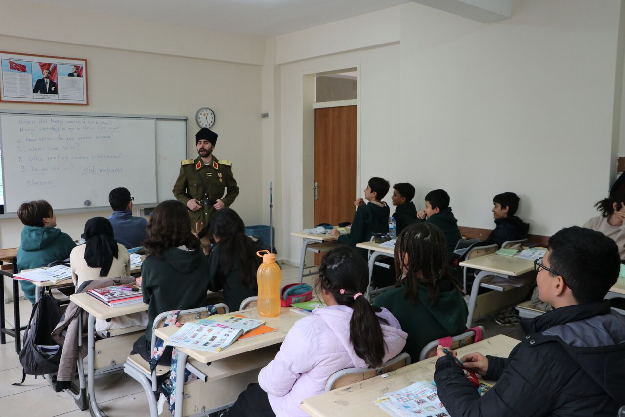 Kahramanmaraş’ta Tarihi Çat Kapı Ziyaretleriyle Milli Mücadele Anlatıldı (7)