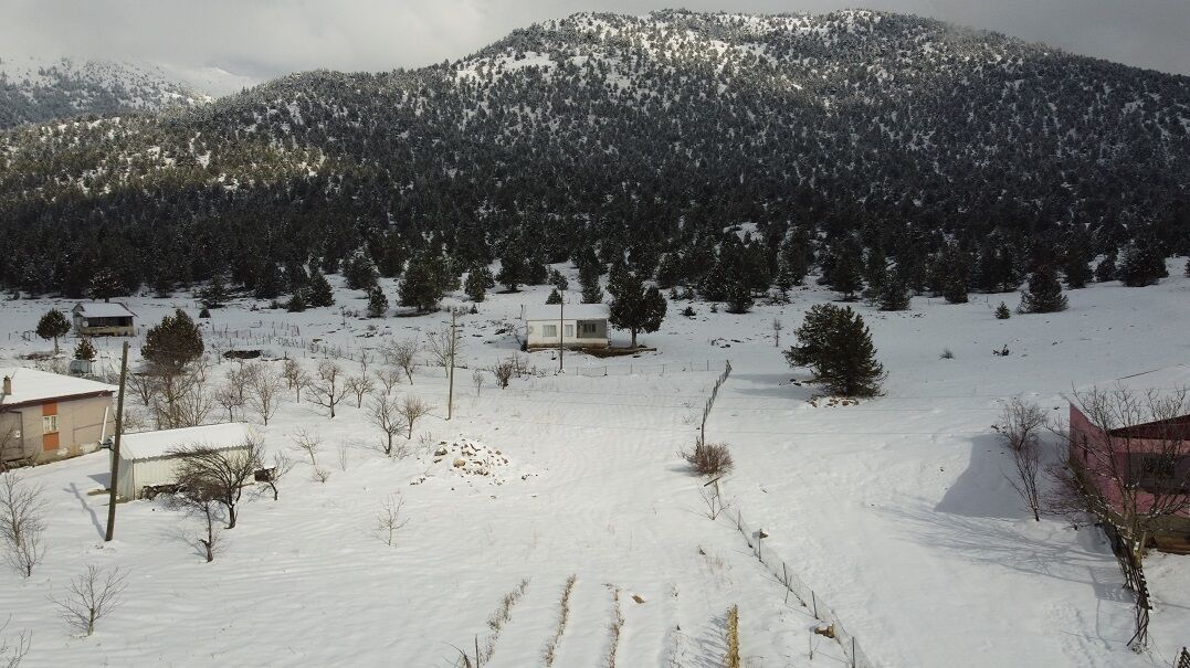 Kar Yağışı Kartpostallık Görüntüler Oluşturdu (1)