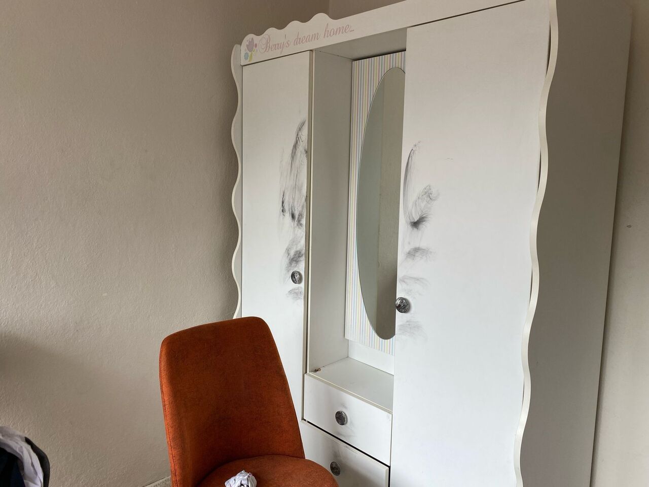 Büyük Şok! Eve Döndüğünde Evini Boş Buldu (3)