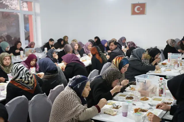 İftar Vakti Evlerde Yemek Pişirmek Yasaklandı (1)