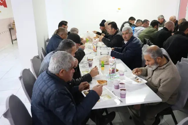 İftar Vakti Evlerde Yemek Pişirmek Yasaklandı (3)