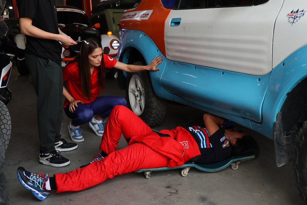 Kadın Off Road Pilotu Şendağ Öztoprak, Erkeklere Meydan Okuyor! (3)