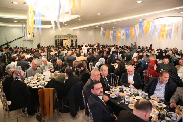 Orta Aa 20250308 37283614 37283611 Ak Parti Genel Baskan Yardimcisi Yavuz Geleneksel Vefa Iftarina Katildi
