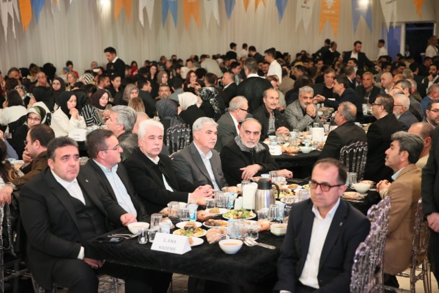 Orta Aa 20250308 37283614 37283613 Ak Parti Genel Baskan Yardimcisi Yavuz Geleneksel Vefa Iftarina Katildi