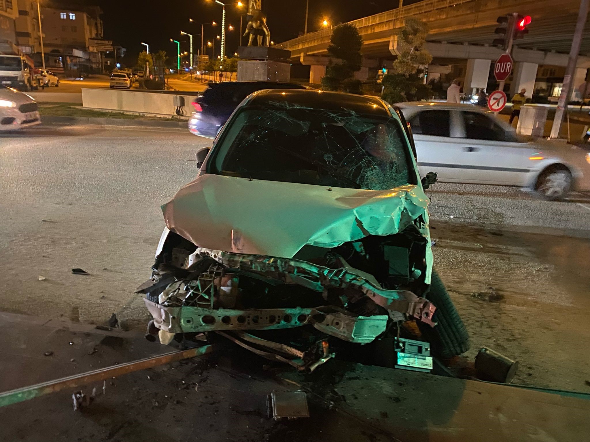 Tofaş Otomobili Hurdaya Döndü, 3 Kişi Yaralandı (4)