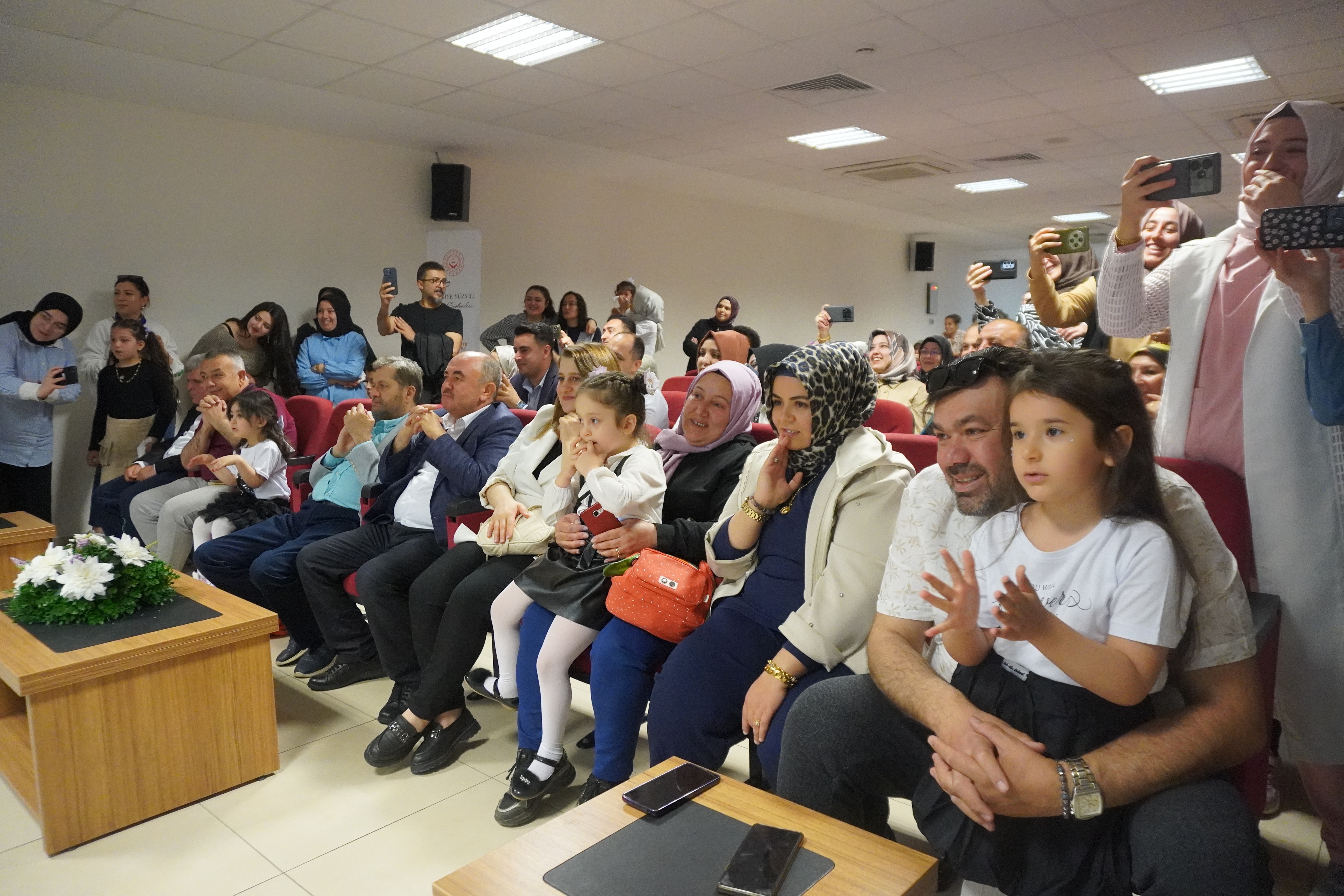 23 Nisan Kahramanmaraş’ta Dans Ve Şiirlerle Kutlandı (3)