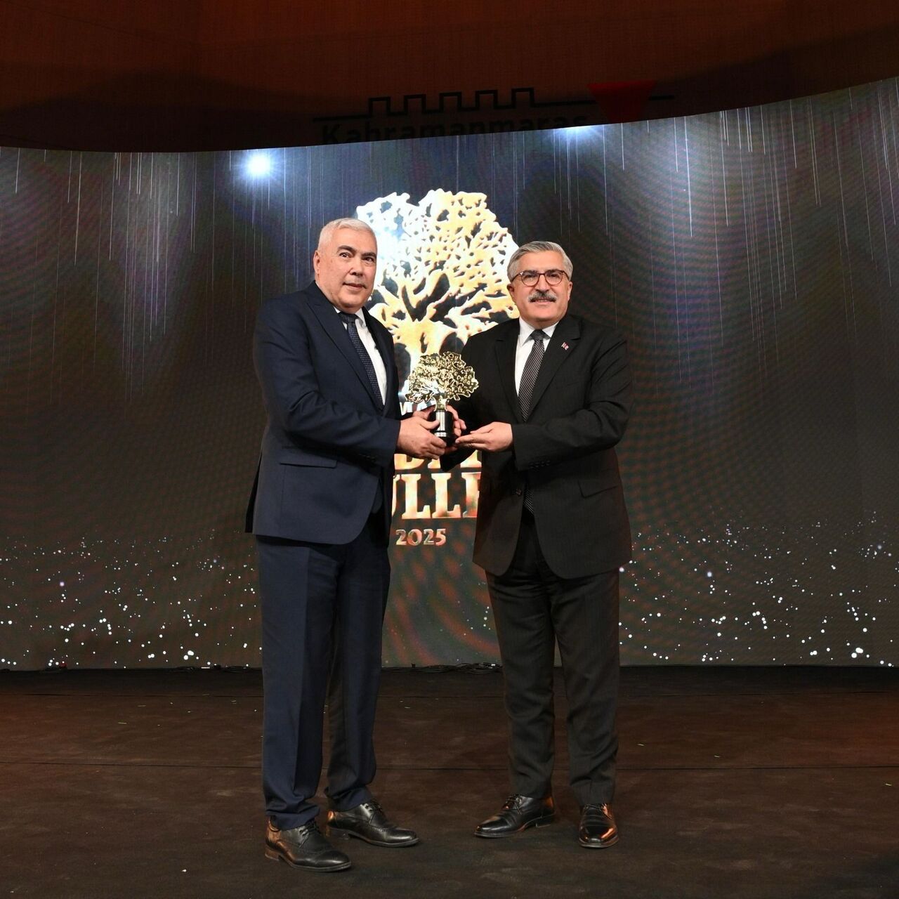 3B0F5A0E E2C6 42Ee 8A68 0662D605F9Be