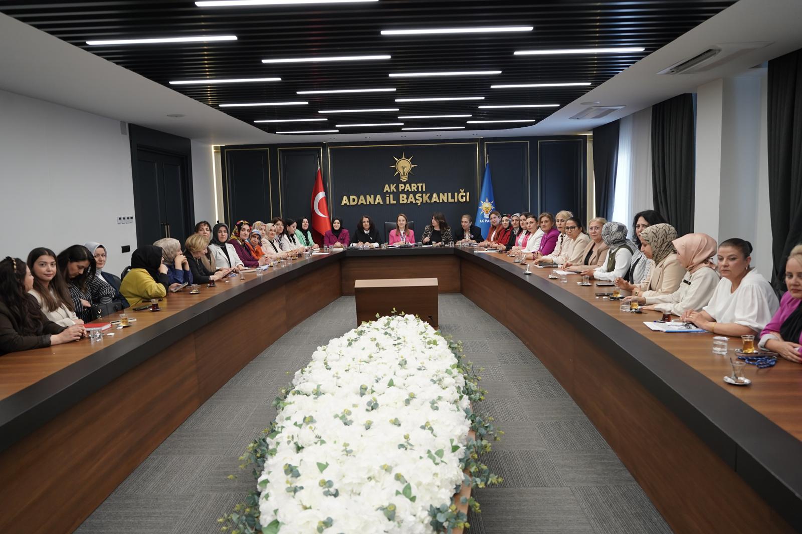 Ak Parti Kadın Kolları'ndan Kahramanmaraş'a Çıkarma (2)