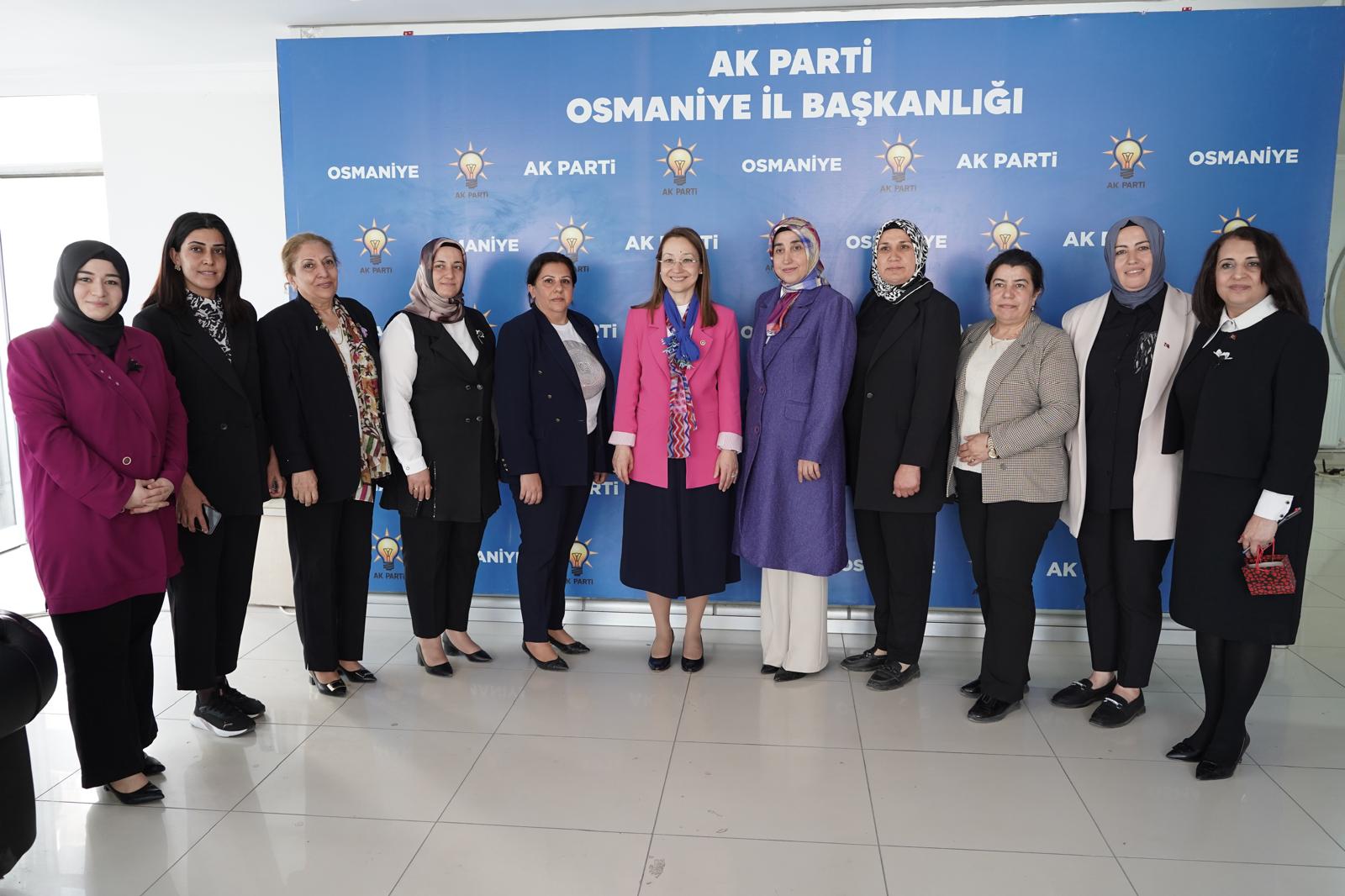 Ak Parti Kadın Kolları'ndan Kahramanmaraş'a Çıkarma (3)