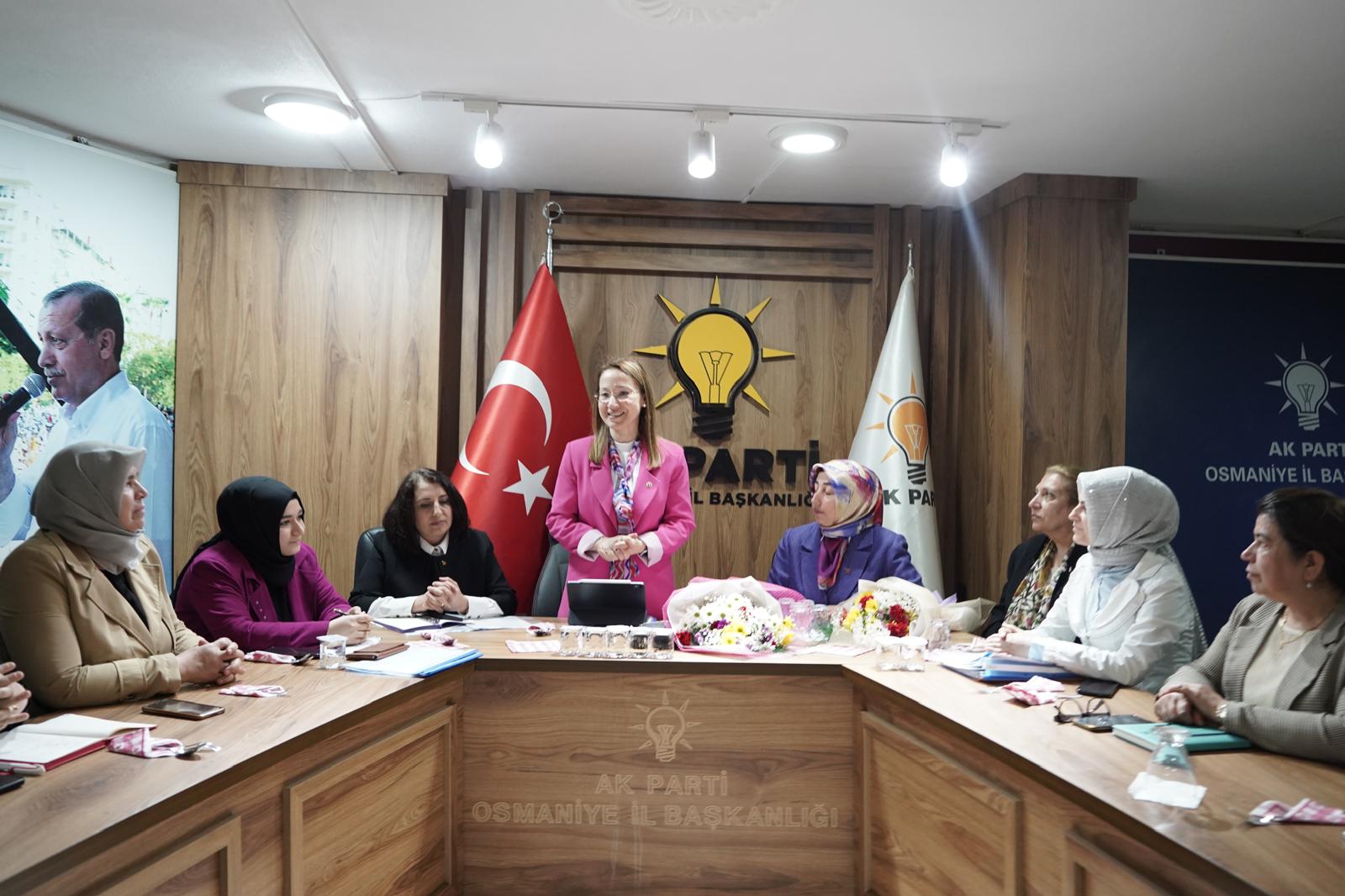 Ak Parti Kadın Kolları'ndan Kahramanmaraş'a Çıkarma (7)