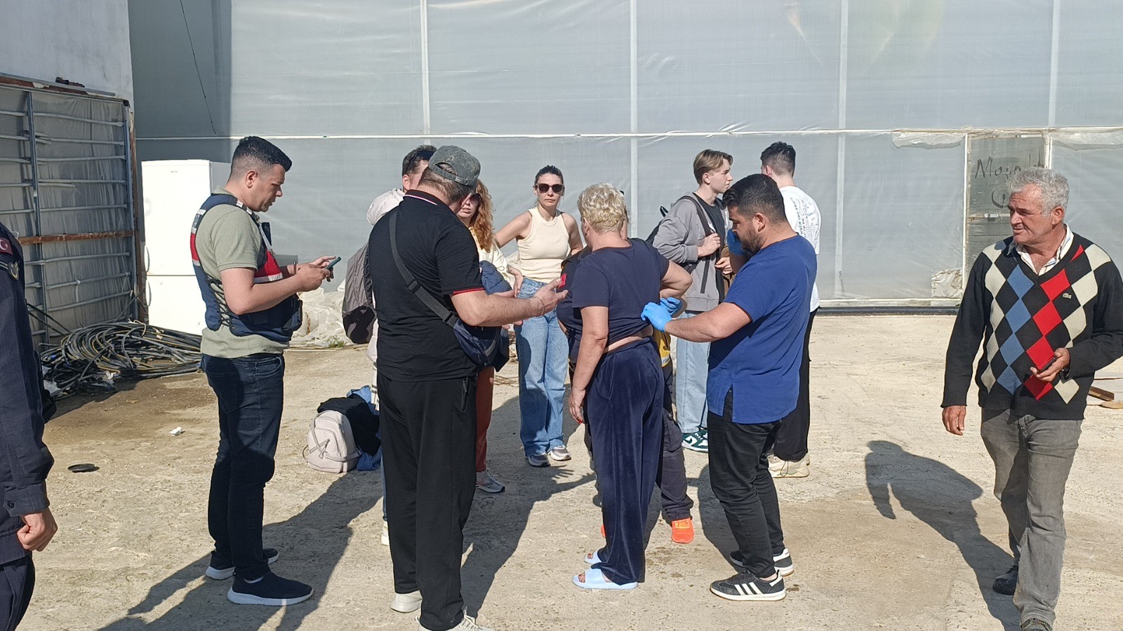 Antalya’da 18 Rus Turistin Yaralandığı Tur Midibüsünün Devrilme Anı Kamerada (4)