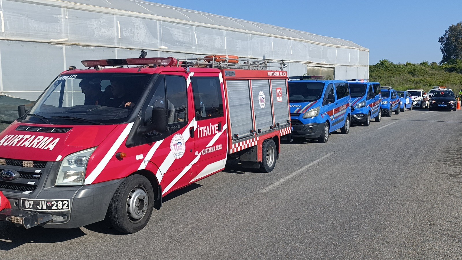 Antalya’da 18 Rus Turistin Yaralandığı Tur Midibüsünün Devrilme Anı Kamerada (5)