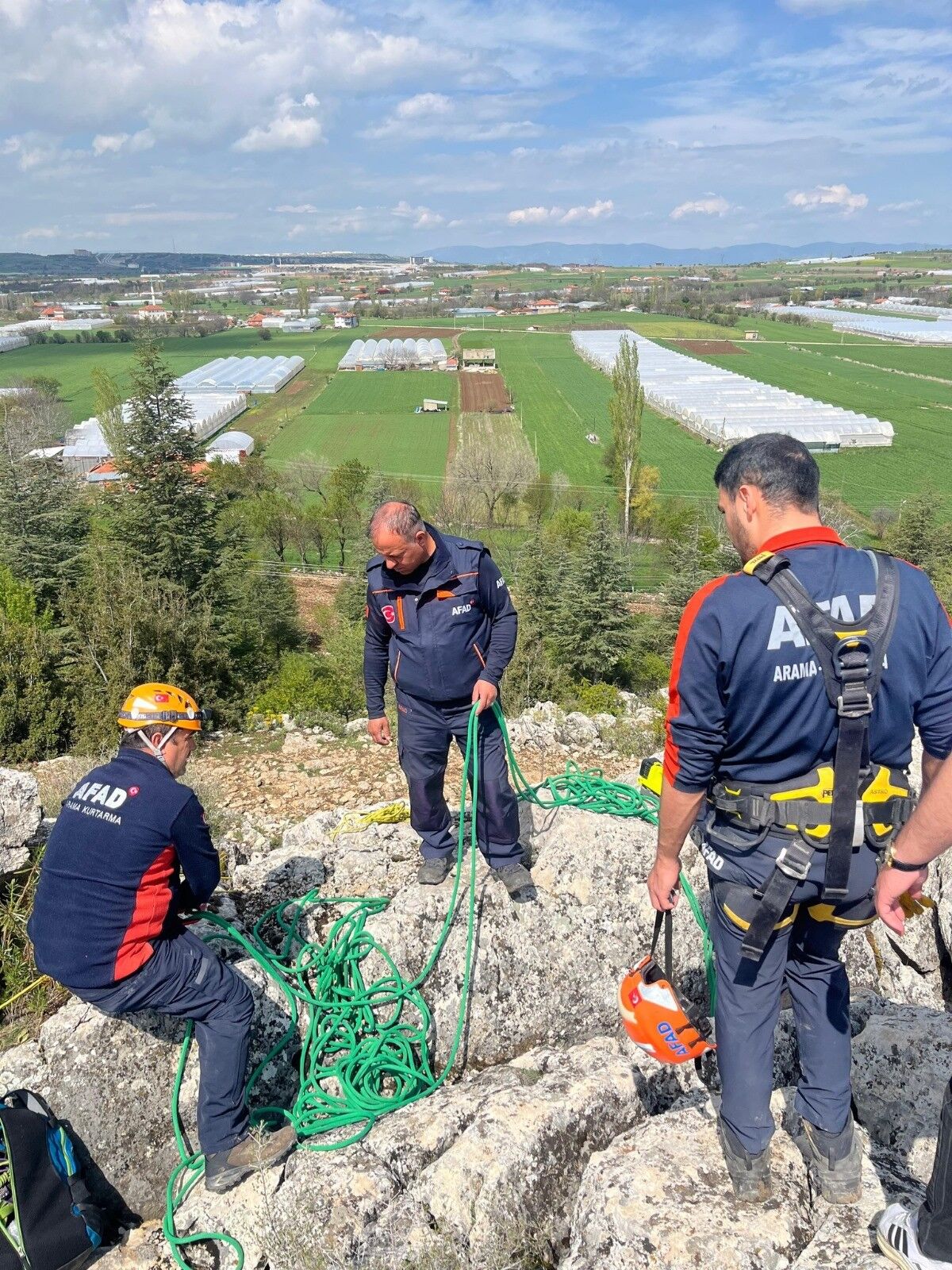Burdur’da Kayalıkta Mahsur Kalan Keçi Afad Ekipleri Tarafından Kurtarıldı (3)