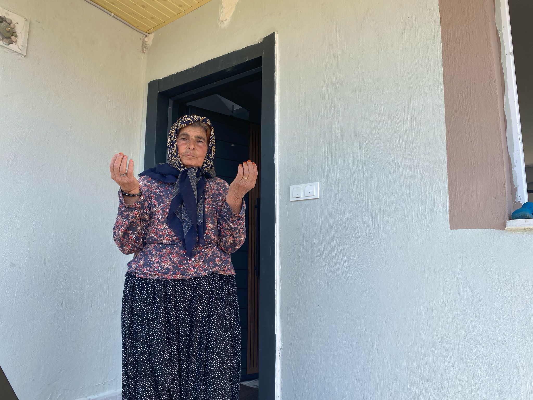 Depremin Ardından Cennet Nine Yeni Evine Kavuştu Ailesiyle Açılış Yaptı (5)