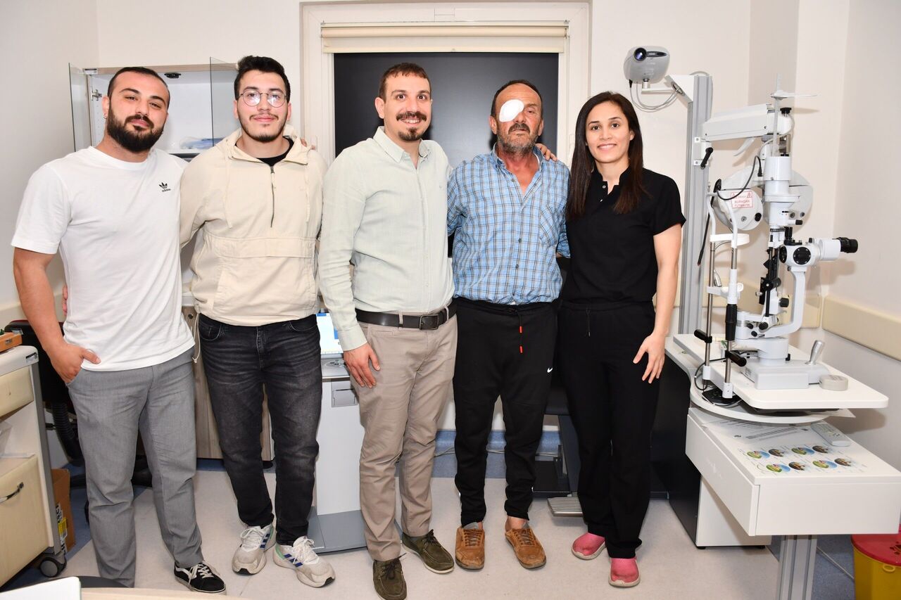 Göz Sağlığı Alanında Tarihi Bir İlk İlk Kornea Nakli Başarıyla Gerçekleşti (3)