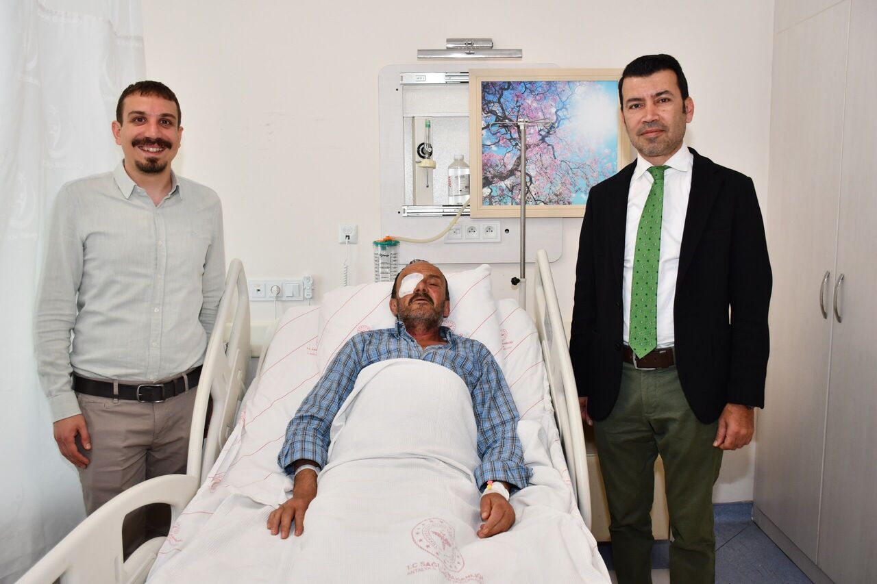 Göz Sağlığı Alanında Tarihi Bir İlk İlk Kornea Nakli Başarıyla Gerçekleşti (6)