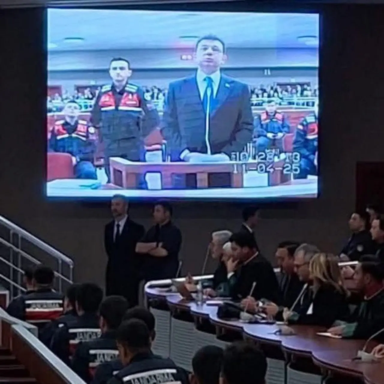 İmamoğlu'nun Davasından İlk Görüntü Savunma Yaptığı An Sosyal Medyada Paylaşıldı++