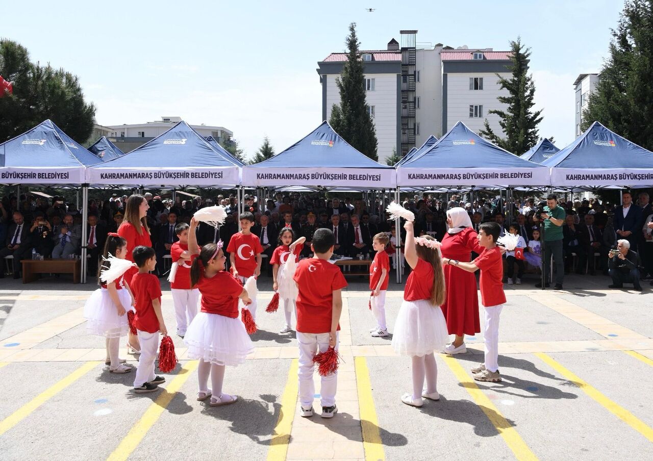 Kahramanmaraş 23 Nisan’ı Coşkuyla Kutladı Başkan Görgel Öğrencilerle Buluştu (3)