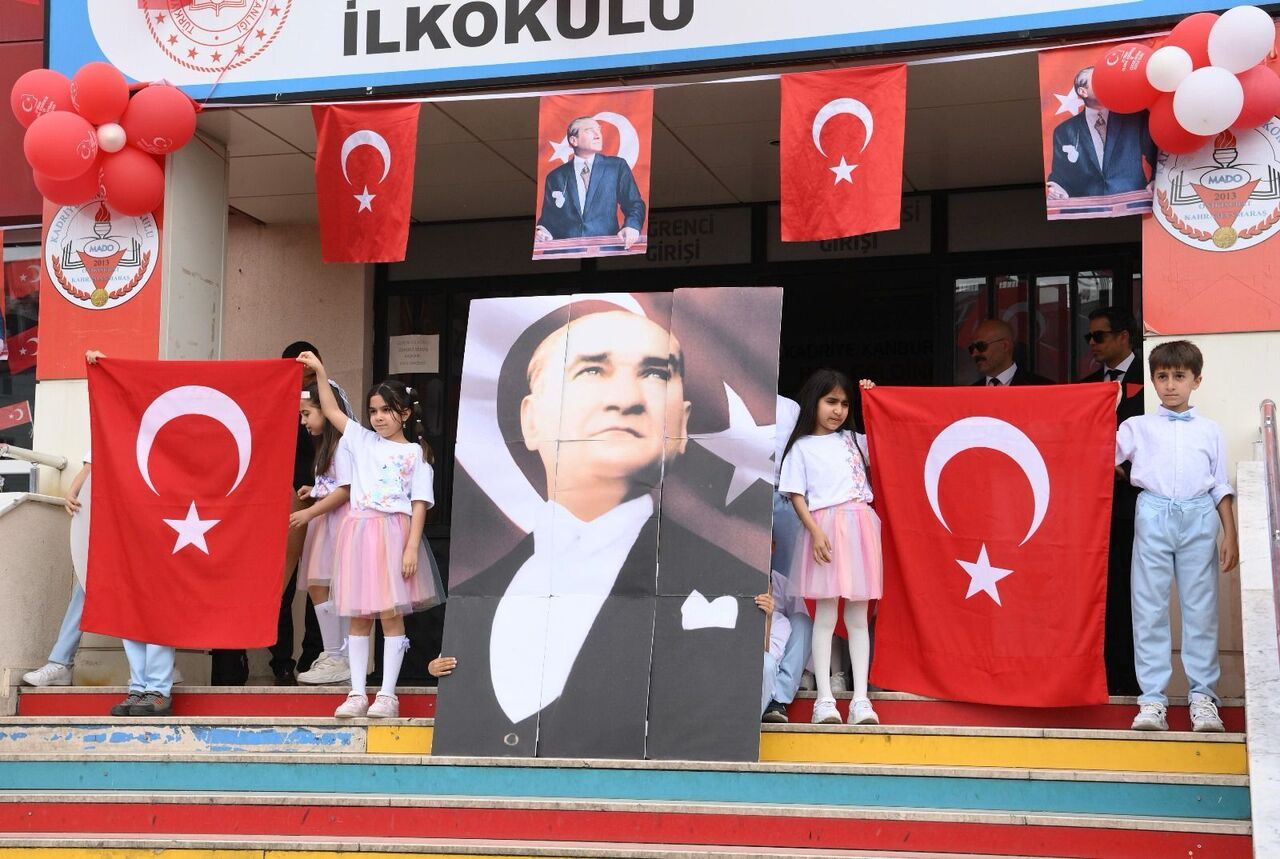 Kahramanmaraş 23 Nisan’ı Coşkuyla Kutladı Başkan Görgel Öğrencilerle Buluştu (4)