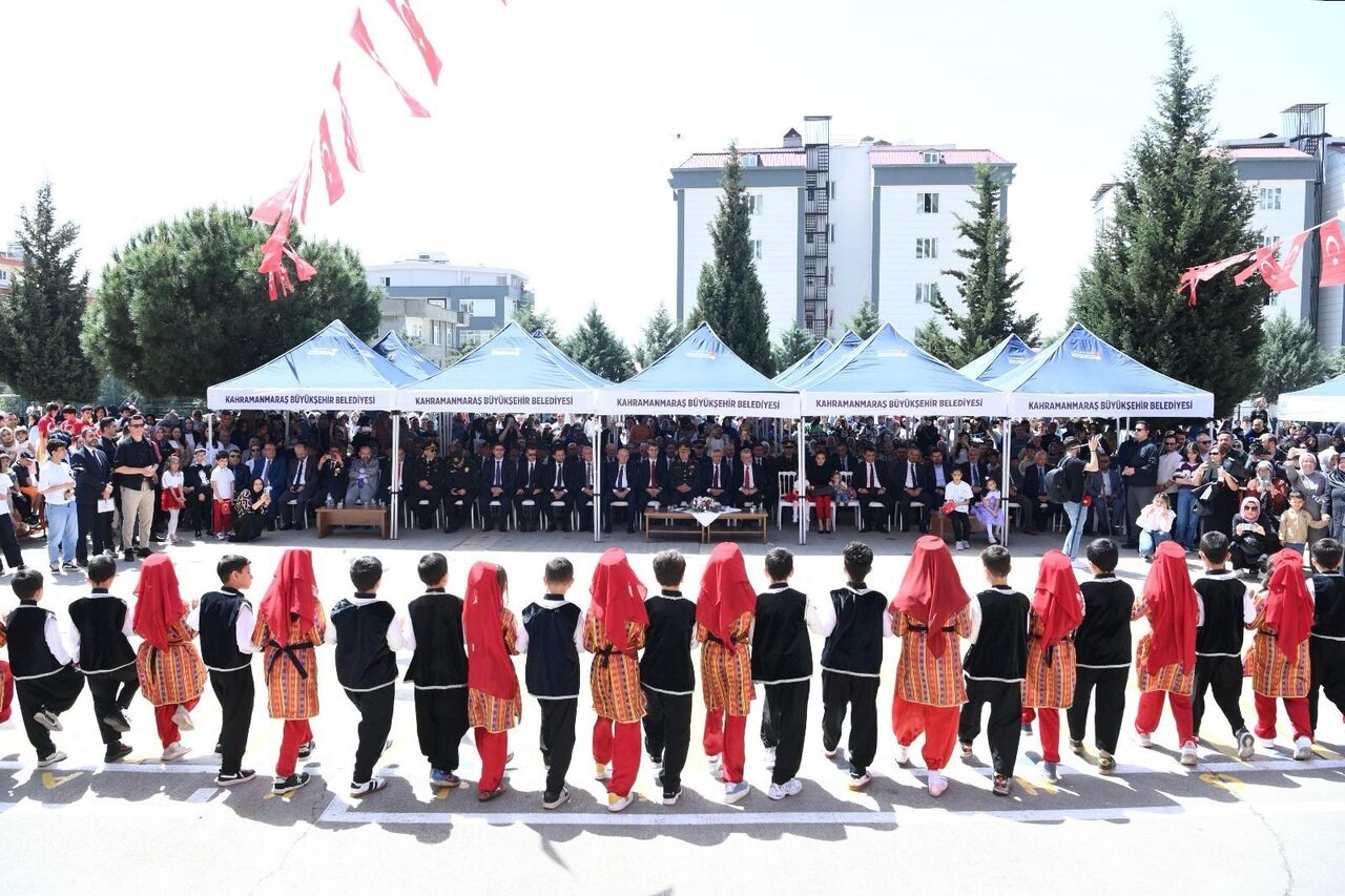 Kahramanmaraş 23 Nisan’ı Coşkuyla Kutladı Başkan Görgel Öğrencilerle Buluştu (5)