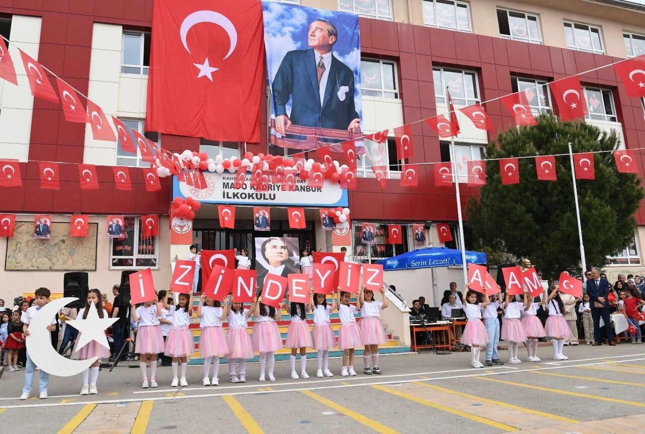 Kahramanmaraş 23 Nisan’ı Coşkuyla Kutladı Başkan Görgel Öğrencilerle Buluştu (7)