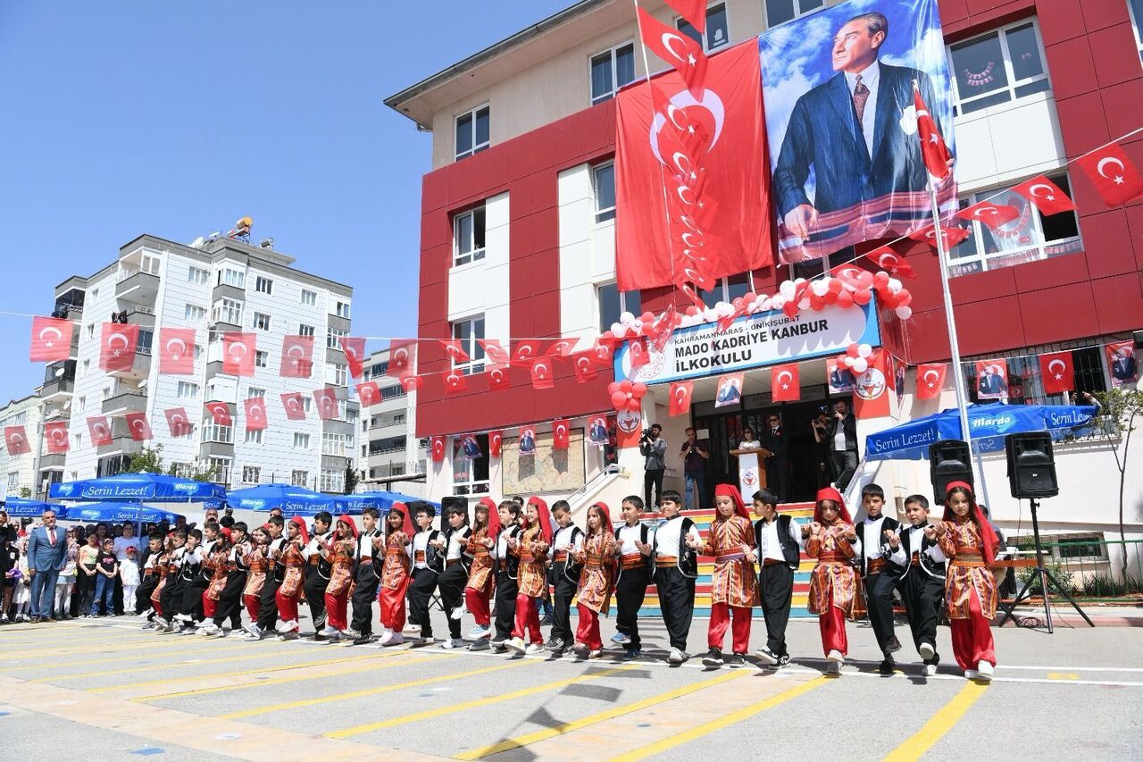 Kahramanmaraş 23 Nisan’ı Coşkuyla Kutladı Başkan Görgel Öğrencilerle Buluştu (9)