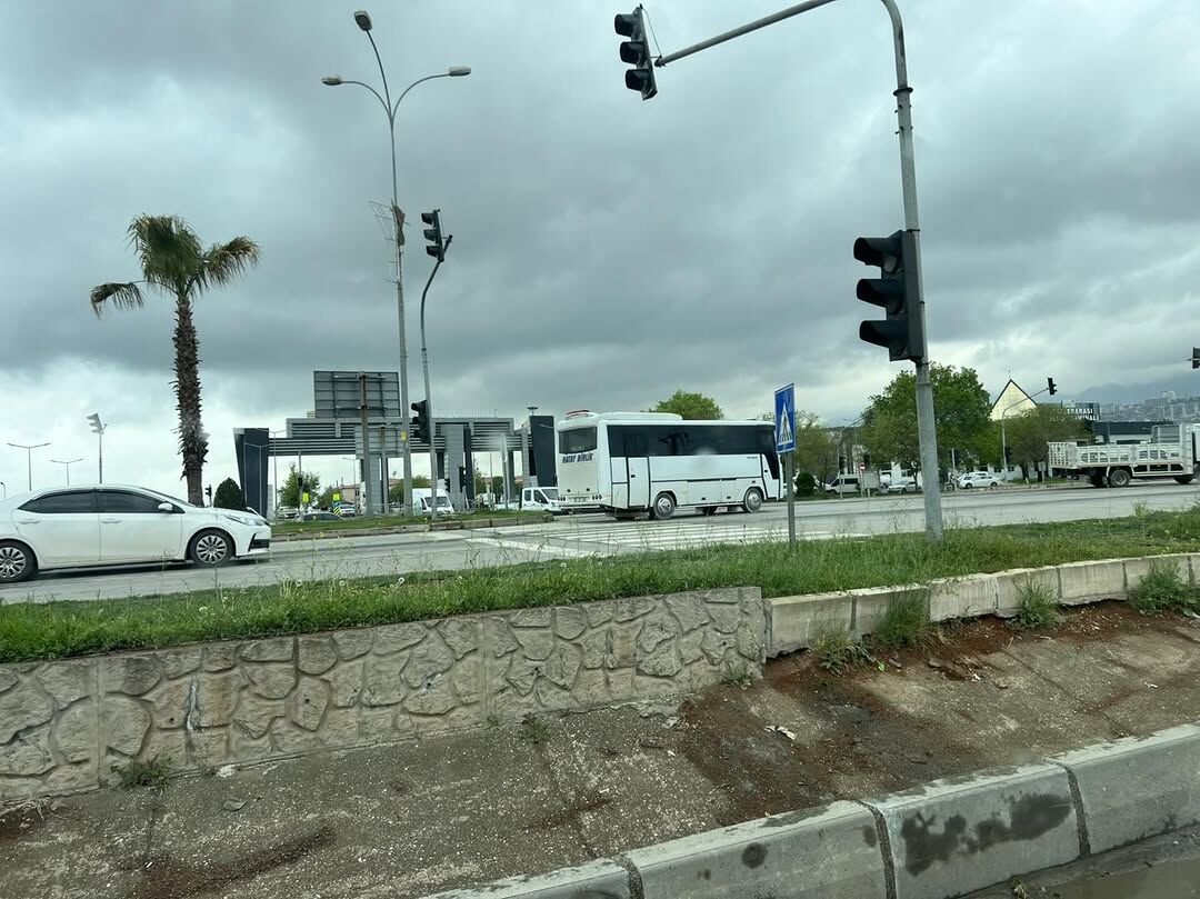 Kahramanmaraşlı Sürücüler Dikkat Bu Kavşakta Trafik Işıkları Çalışmıyor (2)