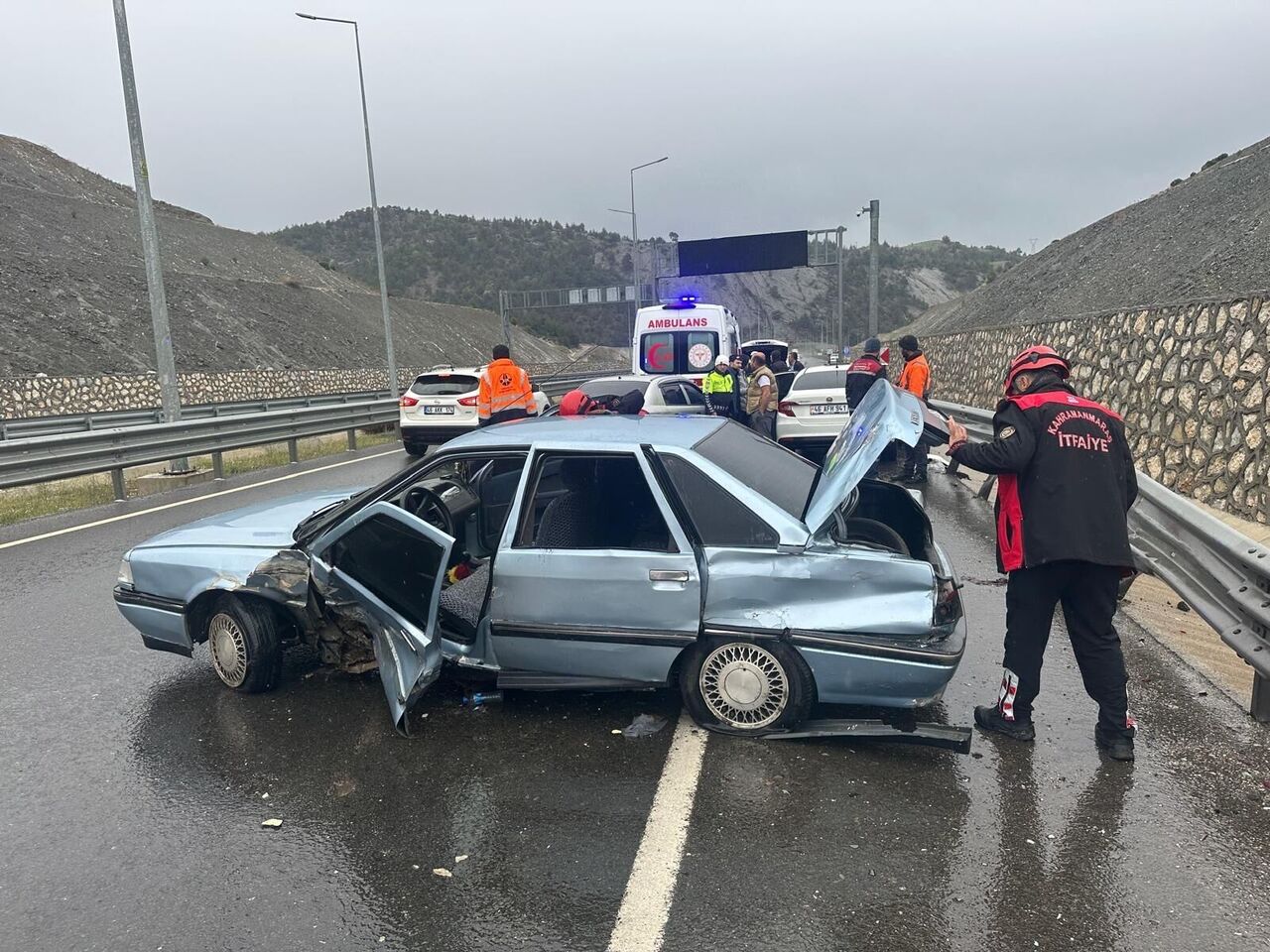 Kahramanmaraş’ta 50 Saniyede 3 Ayrı Kaza Sağanak Yağış Tehlike Saçtı (2)