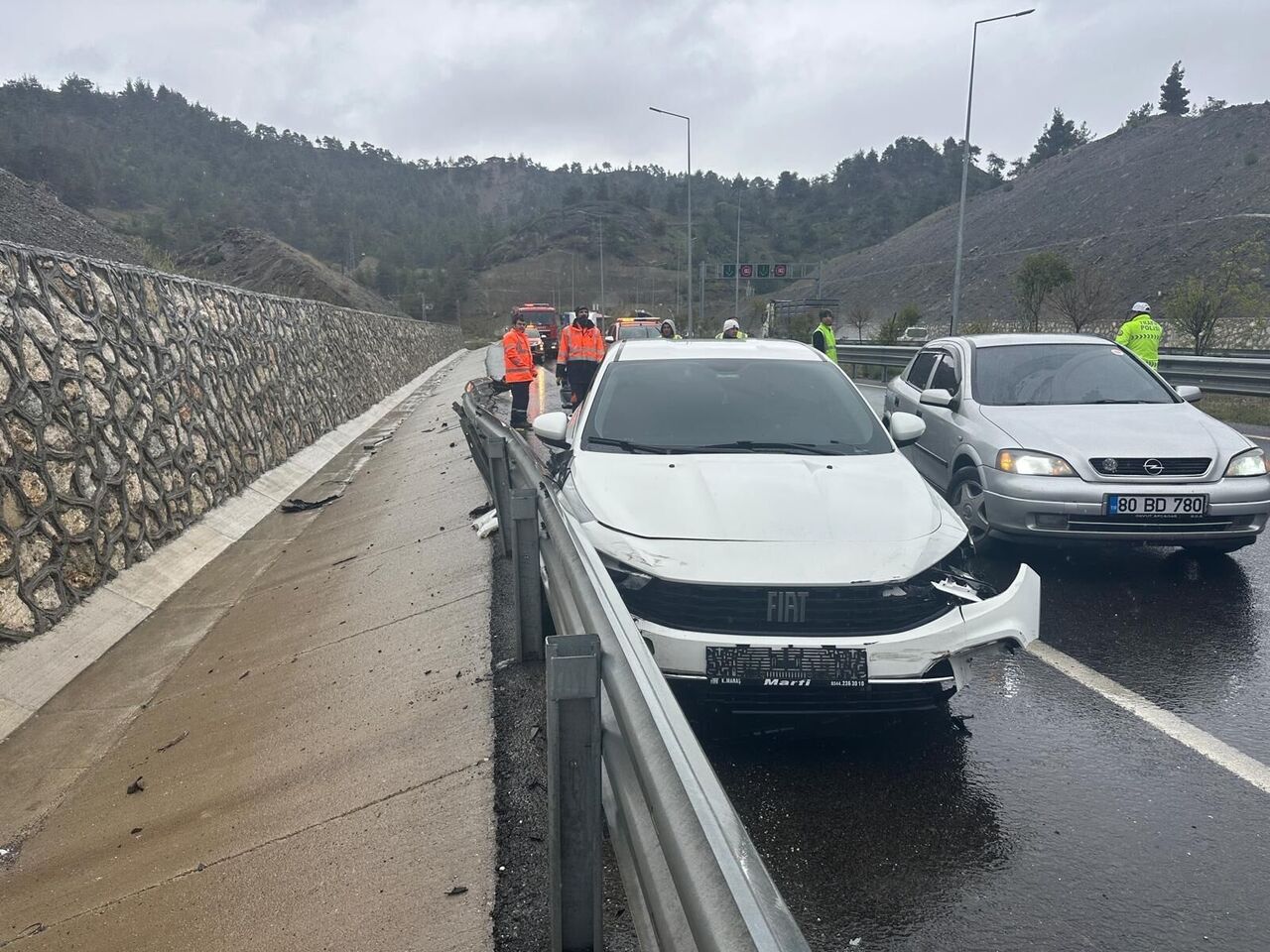 Kahramanmaraş’ta 50 Saniyede 3 Ayrı Kaza Sağanak Yağış Tehlike Saçtı (6)