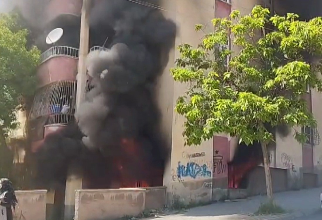 Kahramanmaraş'ta Apartman Deposu Alevlere Teslim Oldu (3)