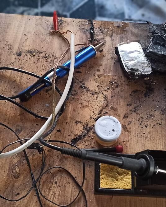 Kahramanmaraş’ta Balkonda Şarjda Unutulan Telefon Patladı Ev Alev Aldı! (4)