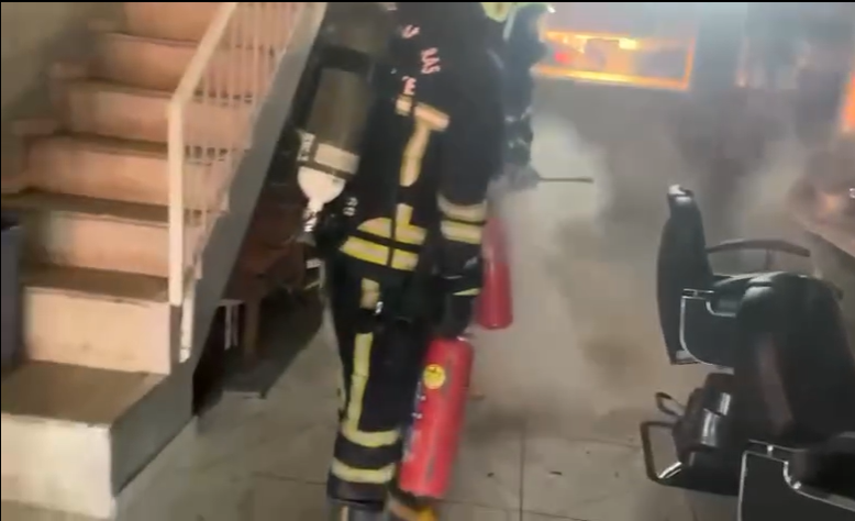 Kahramanmaraş’ta Berber Dükkanında Yangın Çıktı (1)