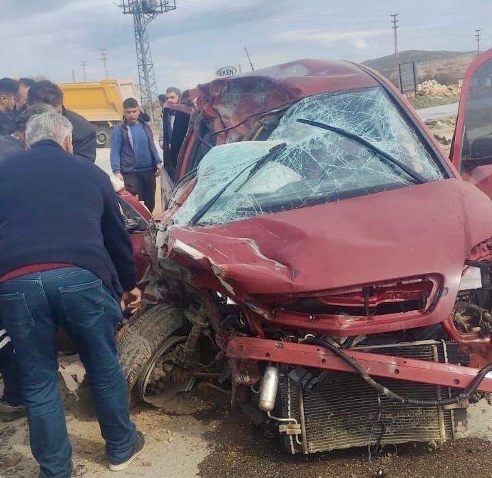 Kahramanmaraş'ta Can Pazarı! Otomobil Ile Kamyonet Çarpıştı